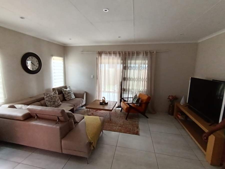 3 Bedroom Property for Sale in Hexrivier Lifestyle Estate North West